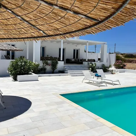 Villa Meltemi On The Outskirts Of Naousa, Paros *
