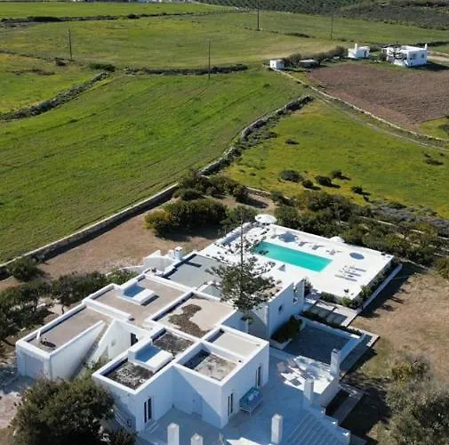 Villa Meltemi On The Outskirts Of Naousa, Paros