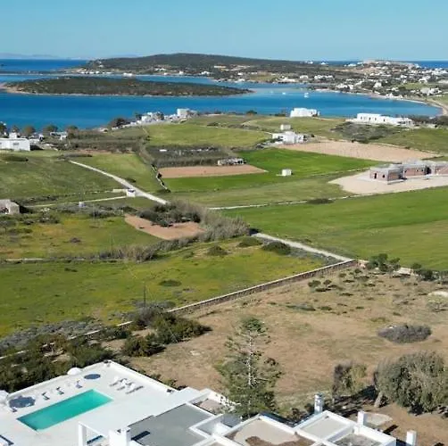 Villa Meltemi On The Outskirts Of Naousa, Paros Ambelas