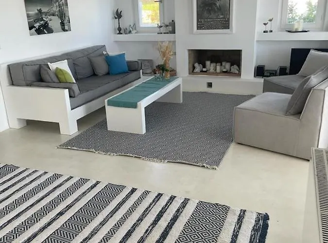 Meltemi On The Outskirts Of Naousa, Paros Villa Ambelas