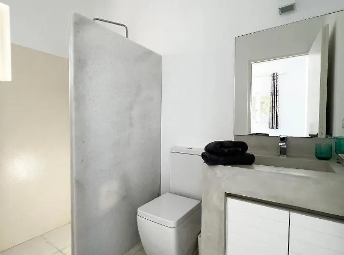 Villa Meltemi On The Outskirts Of Naousa, Paros