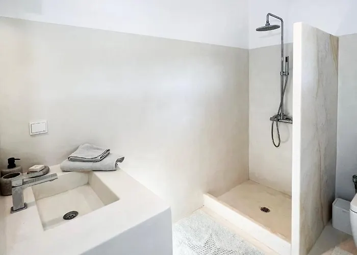 Villa Meltemi On The Outskirts Of Naousa, Paros *