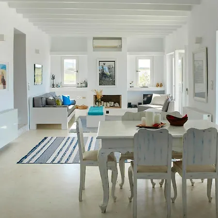 Villa Meltemi On The Outskirts Of Naousa, Paros *