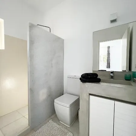 Villa Meltemi On The Outskirts Of Naousa, Paros