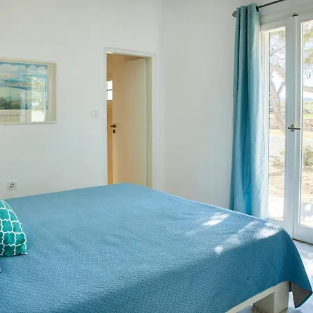 Villa Meltemi On The Outskirts Of Naousa, Parikia (Paros)