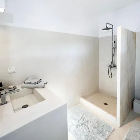 Villa Meltemi On The Outskirts Of Naousa, Paros *