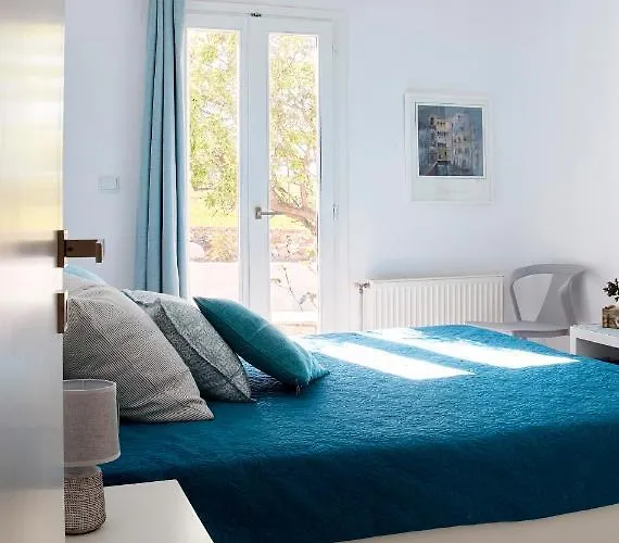 Meltemi On The Outskirts Of Naousa, Paros Vila Ambelas