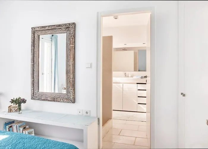 Meltemi On The Outskirts Of Naousa, Paros Vila *