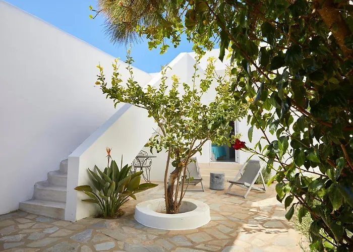 Vila Meltemi On The Outskirts Of Naousa, Paros Ambelas