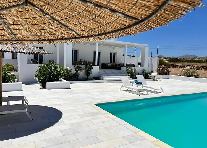 Vila Meltemi On The Outskirts Of Naousa, Paros *